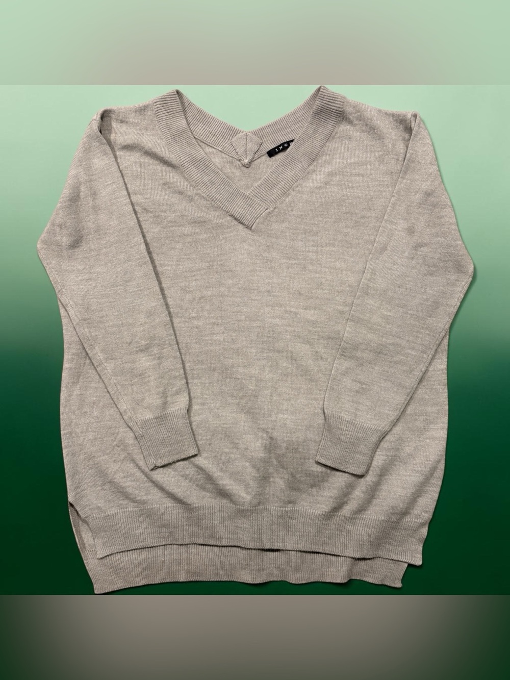 INGNI V-Neck and Back Light Gray Women’s Sweater Size Large